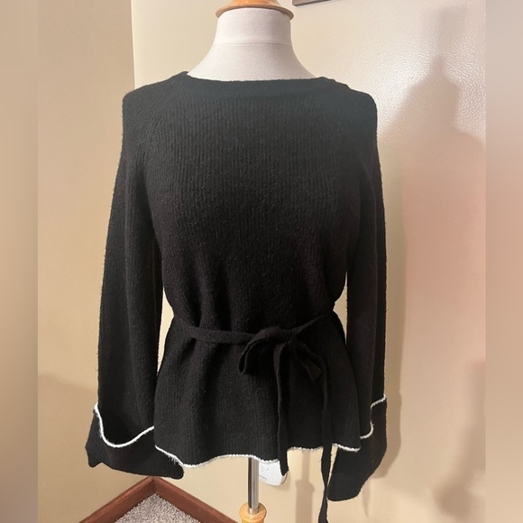 Philosophy Black With White Trim Belted Tunic Sweater With Bell Sleeves S XS - Picture 1 of 6